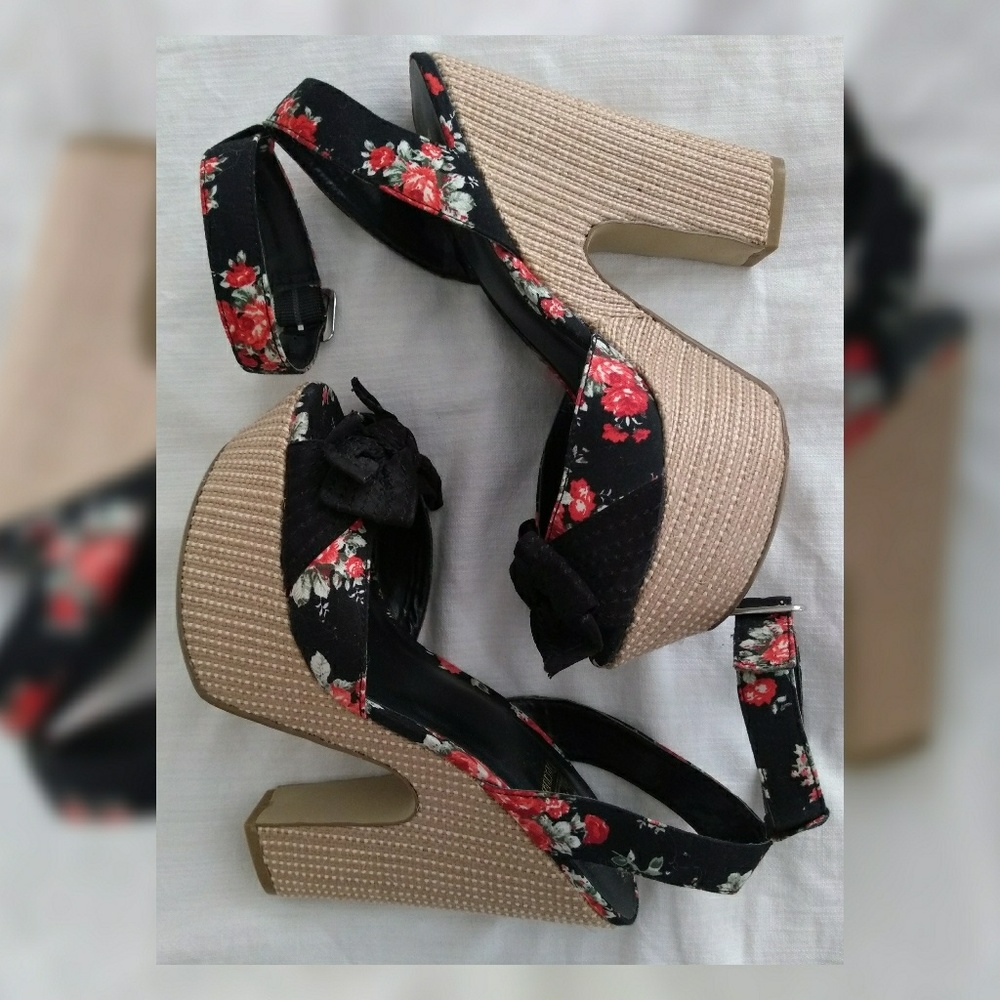 NWOT Decree brand heels